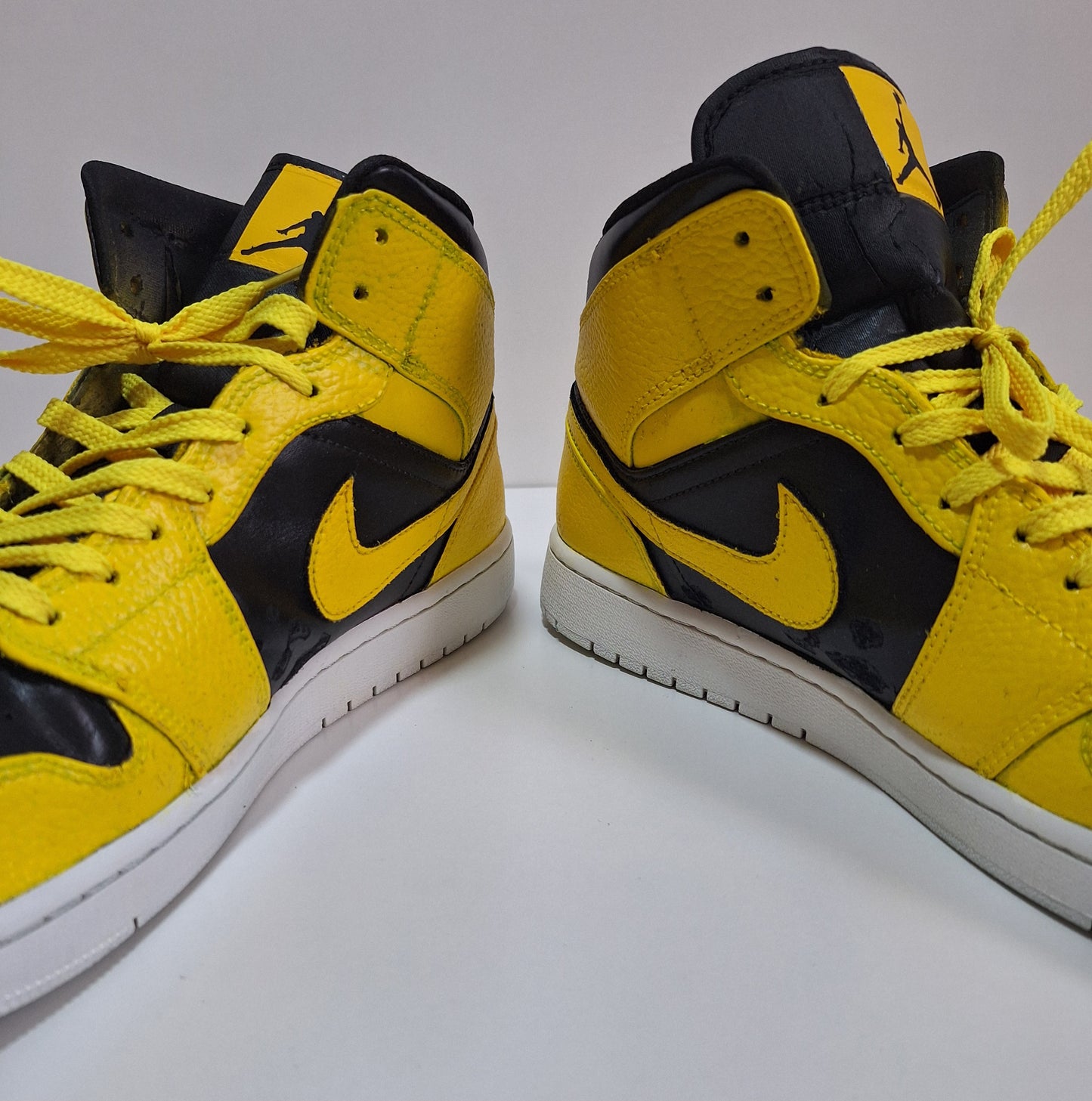 Wu-Tang Jordan 1 - Catch Body Customs