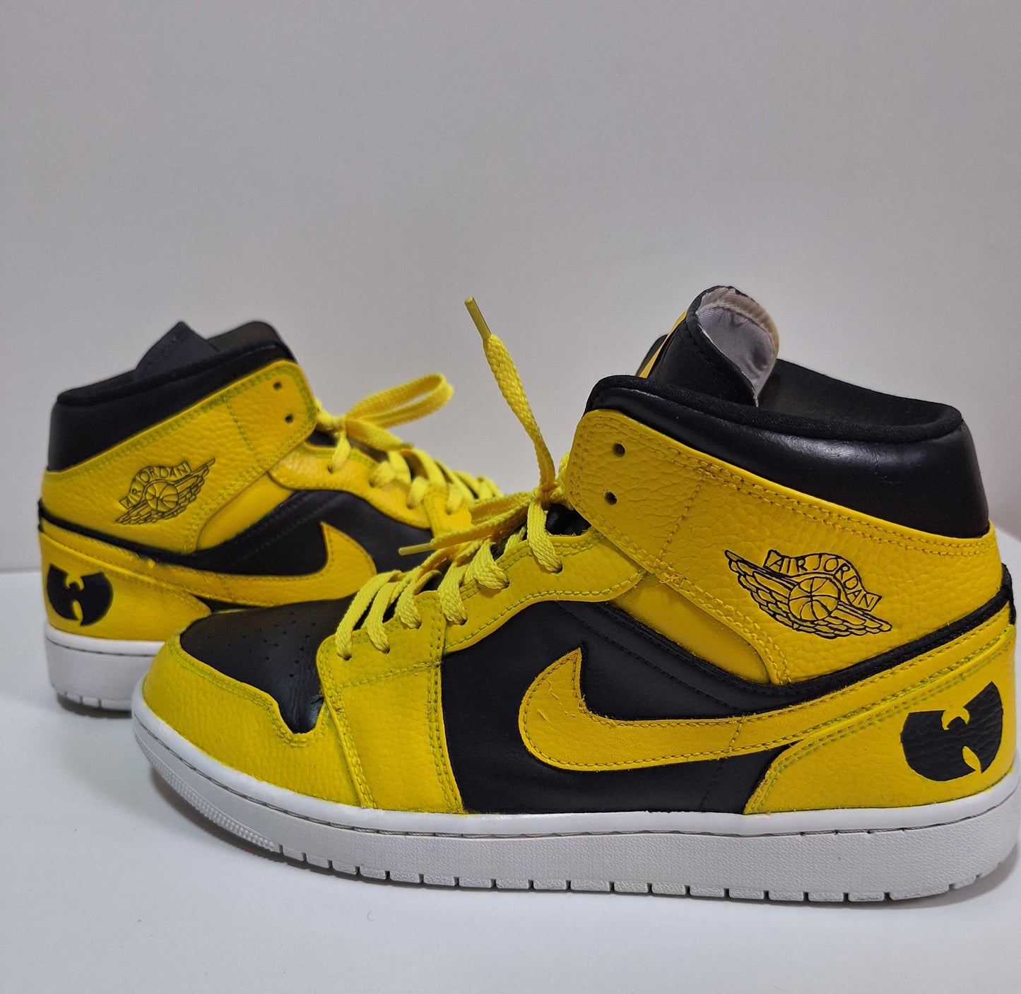 Wu-Tang Jordan 1 - Catch Body Customs