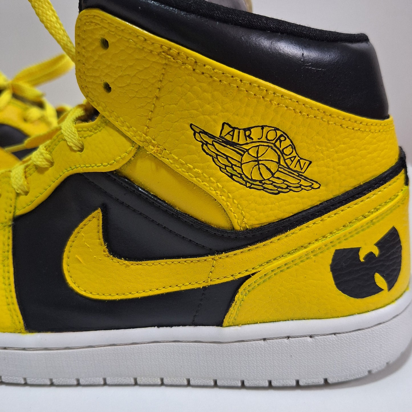 Wu-Tang Jordan 1 - Catch Body Customs