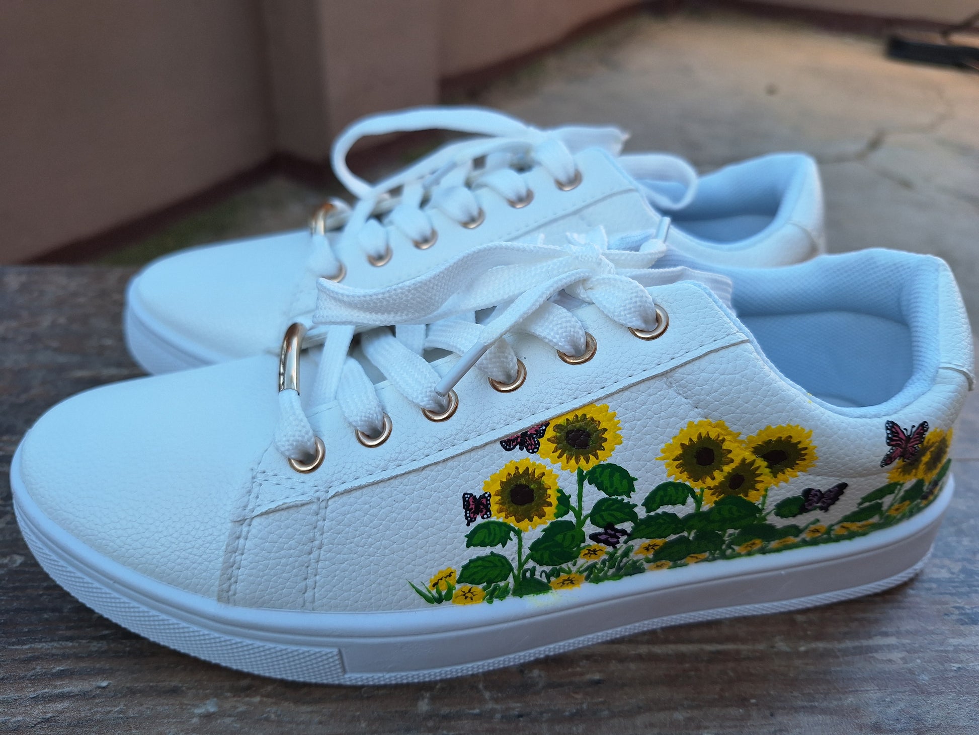 Sunflower Patch Lace-Up Sneakers - Catch Body Customs